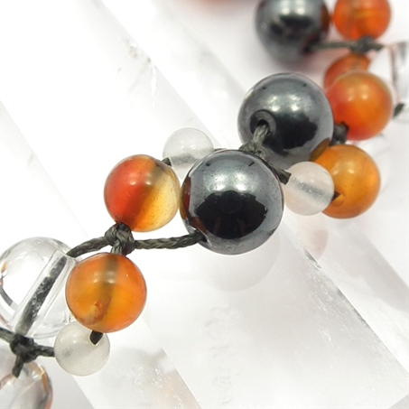 ヘマタイト×カーネリアン×ホワイトアゲート×水晶 天然石 編み込みブレスレット